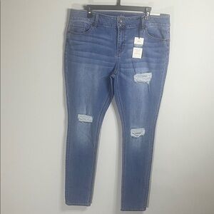 Soho New York & Company Light Blue Distressed Skinny Jeans